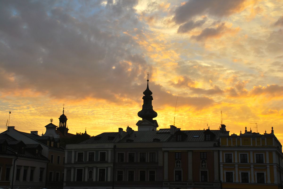 La nuit tombe sur Zamosc