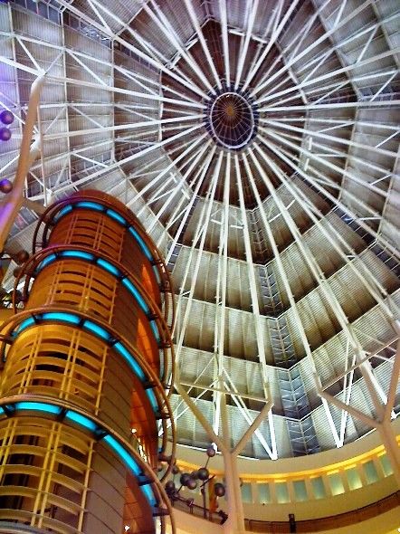 MALAYSIA - dome of a shopping centre in Kuala Lumpur