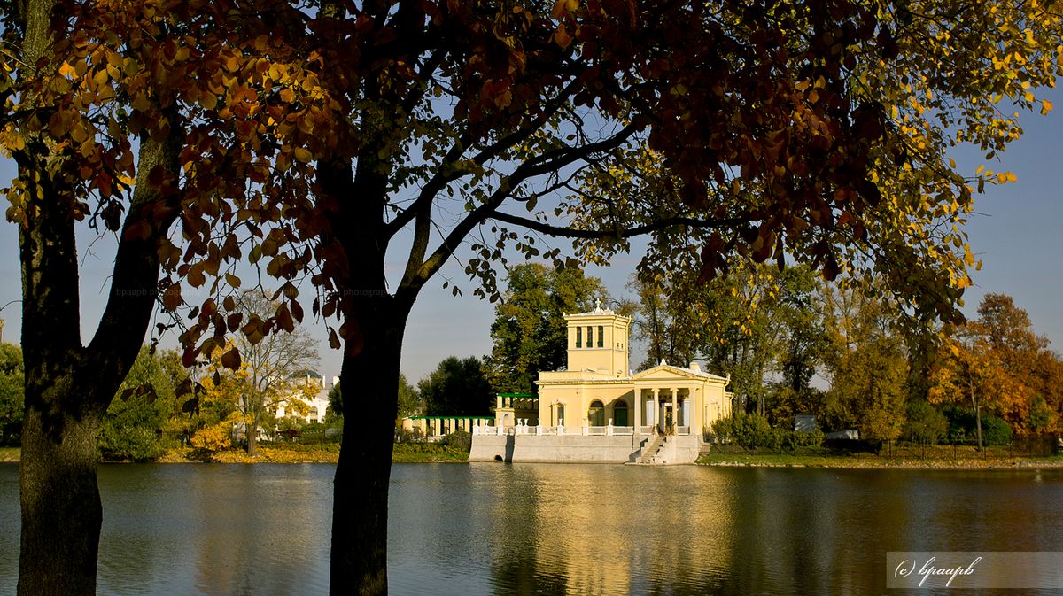 Peterhof | Tsaritsyn pavilion