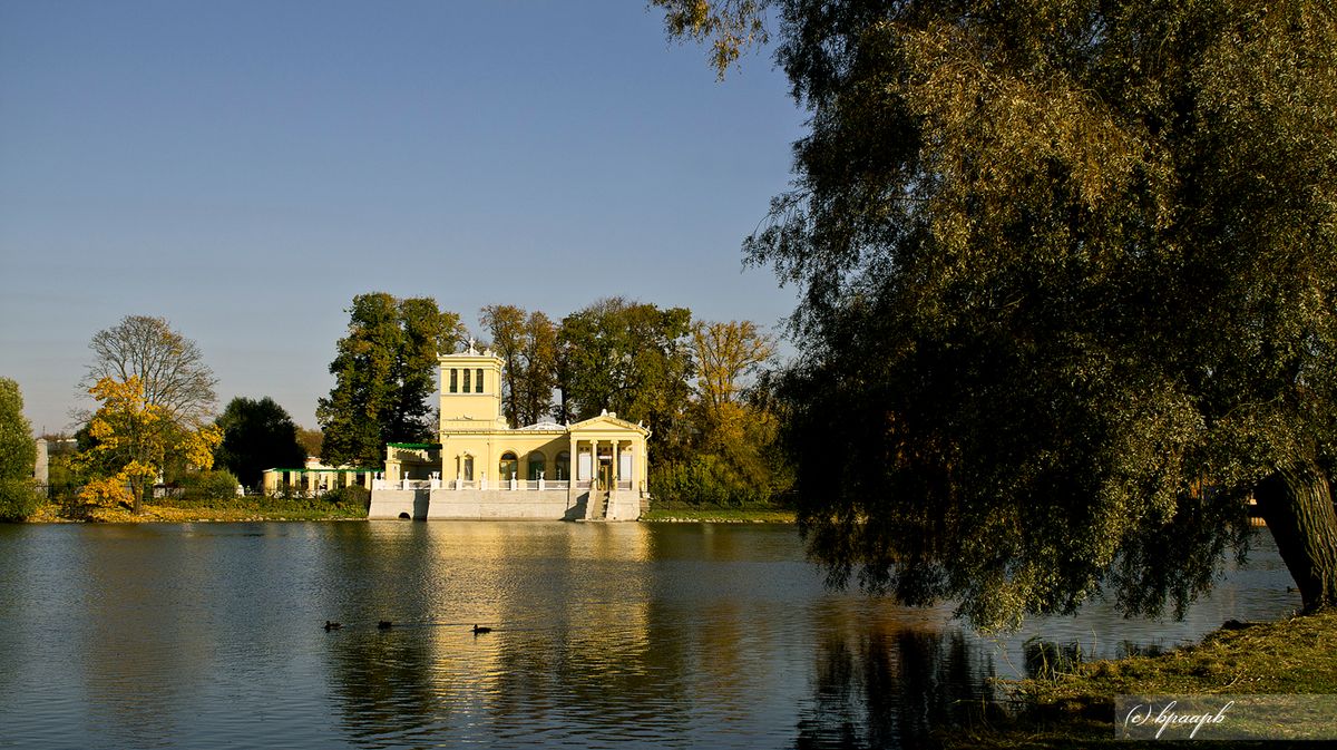 Peterhof | Tsaritsyn pavilion