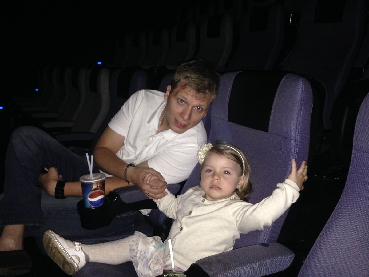 Первый поход в кинотеатр с любимой дочкой.