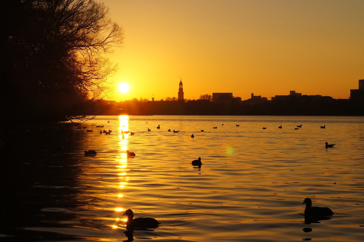 Sonnenuntergang über der Außenalster, bitte im Original ansehen, danke!