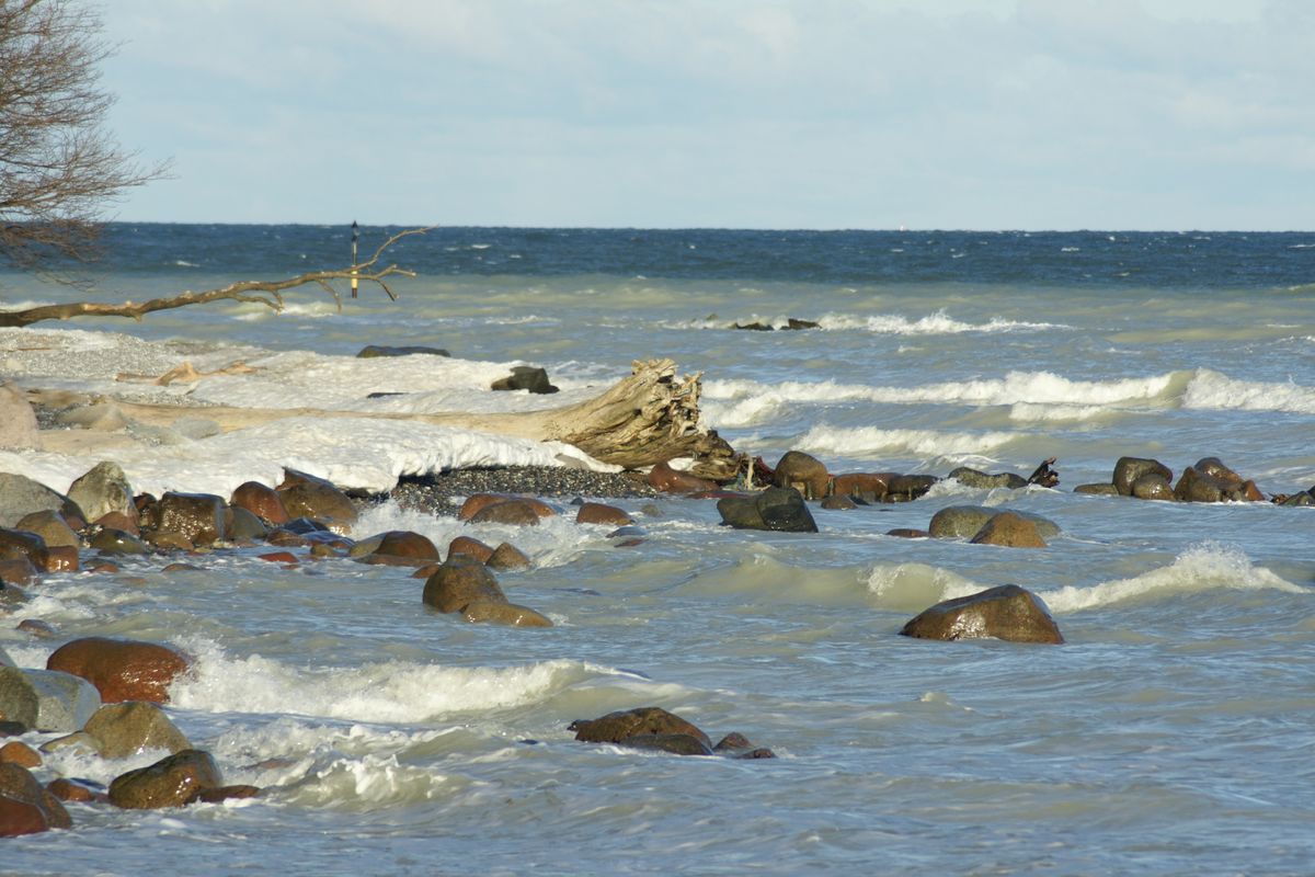 der Winter ist auch an der Ostsee fast zu Ende, nur noch vereinzelt sieht man ein wenig Schnee.