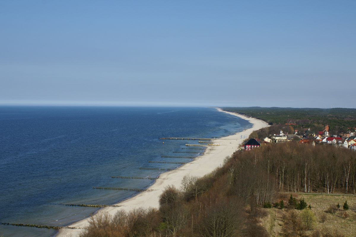 das ist die polnische Ostseeküste in der Nähe von Kolberg, vielleicht kennt das ja jemand