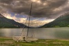 Reschensee am Dreiländereck (Italien, Österreich, Schweiz) Der Reschensee liegt in Südtirol und ist bekannt für den, seit der Bildung des Stausees, aus dem Wasser ragenden Kirchturm.