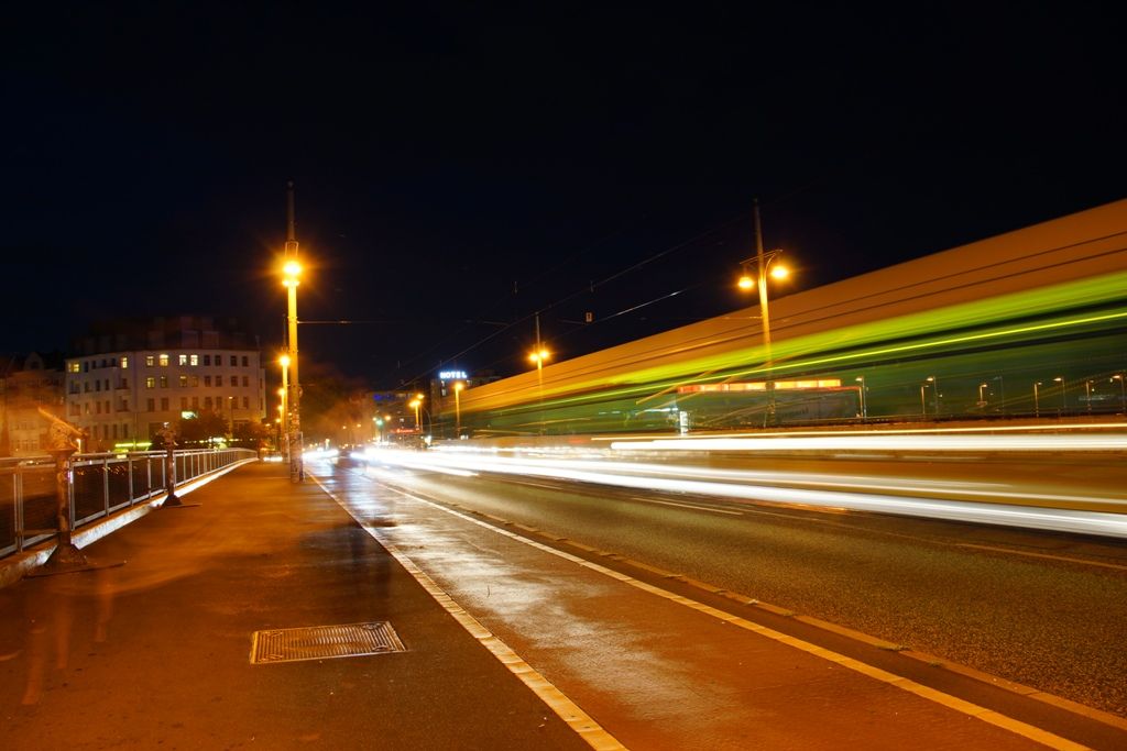 TRAM durch die Nacht