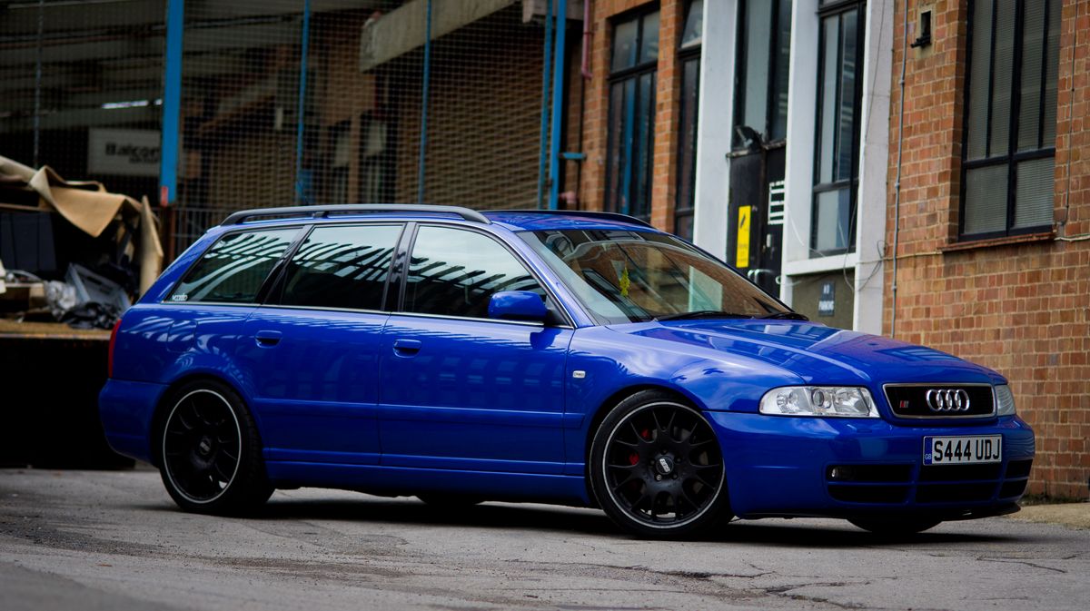 A friends car who met me at a rolling road and took some photos