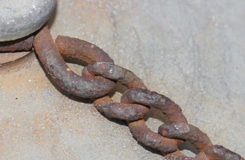 Schärfetest SAL 18 55 SAM
Ölrohrdeckel, 100  Prozent Crop von 14 MP