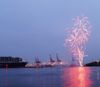 Das derzeit größte Containerschiff der Welt, die "CMA CGM Alexander von Humboldt" wurde am 30. Mai mit Feuerwerk in Hamburg getauft.