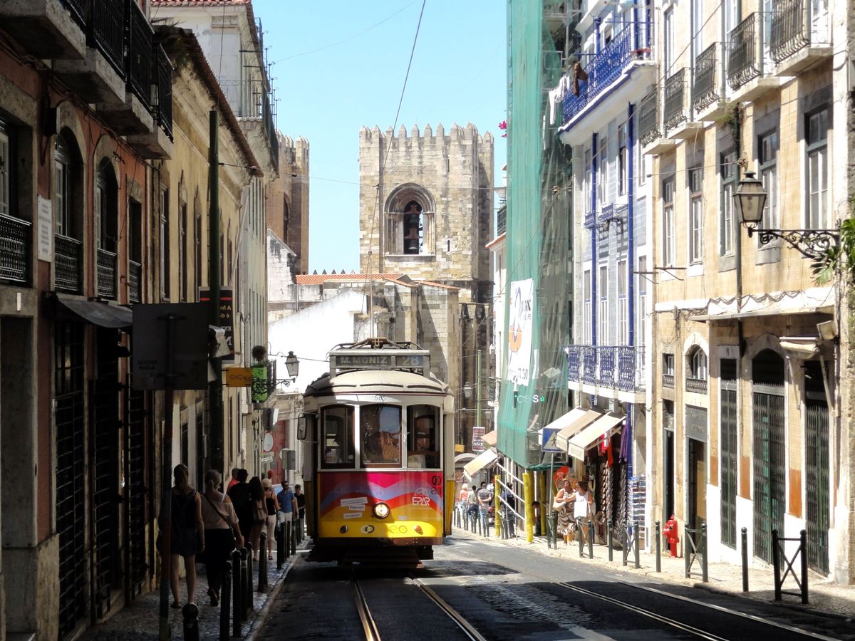 Lisbon tram 28